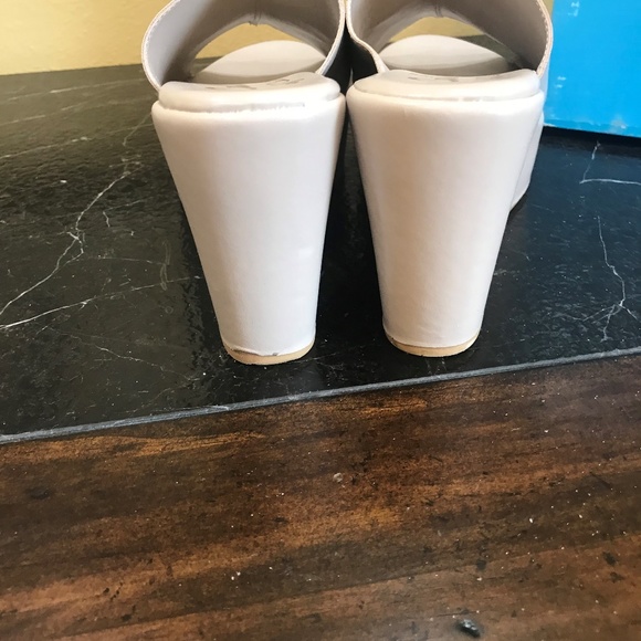 Callisto of California Maeve Wedges Size 8M - Picture 4 of 8